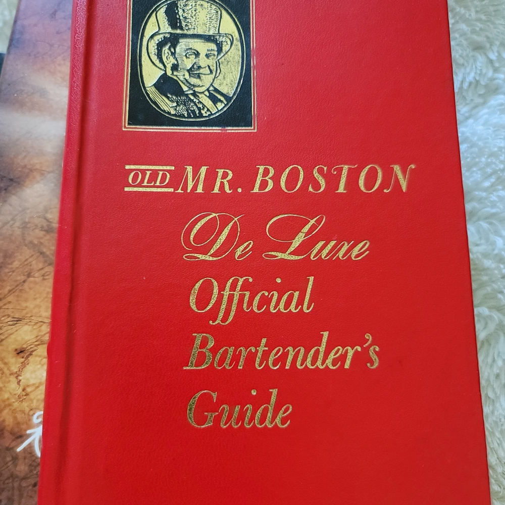Vintage Old Mr Boston De Luxe Official Bartender's Guide - Red